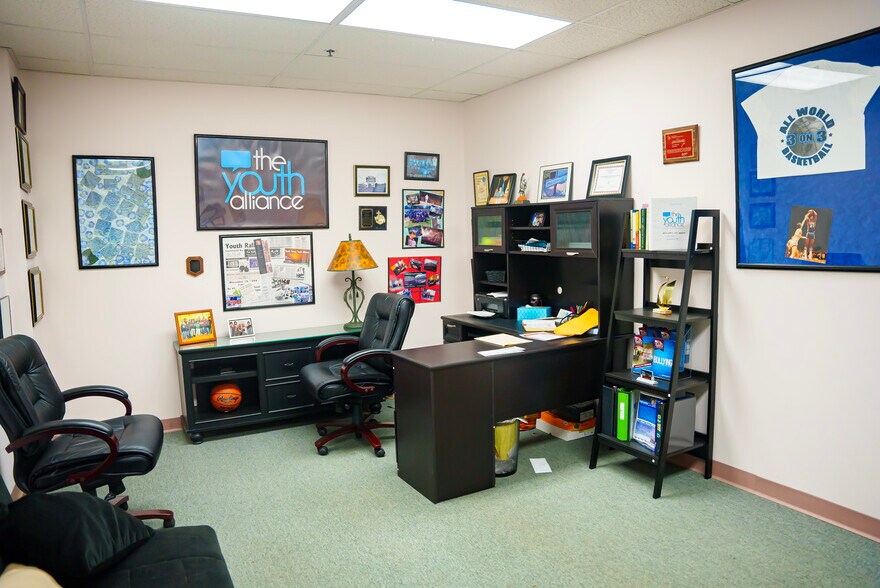 More Photos Of 1301 W Forest Grove Rd, Vineland Flex For Lease