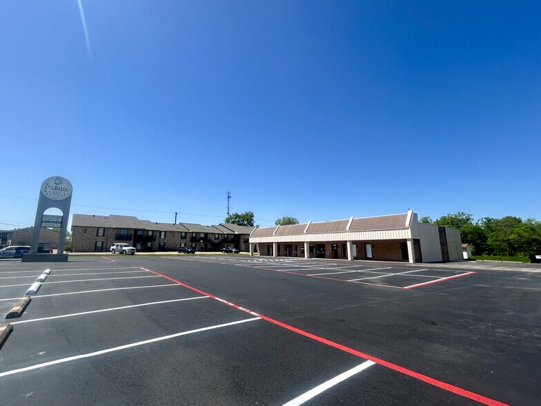 More Photos Of 1118 Interstate Highway 30, Greenville Storefront Retail Office For Lease