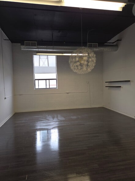 More Photos Of 258 Wallace Ave, Toronto Warehouse For Lease