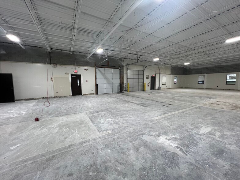 More Photos Of 200 Rittenhouse Cir, Bristol Unknown For Lease