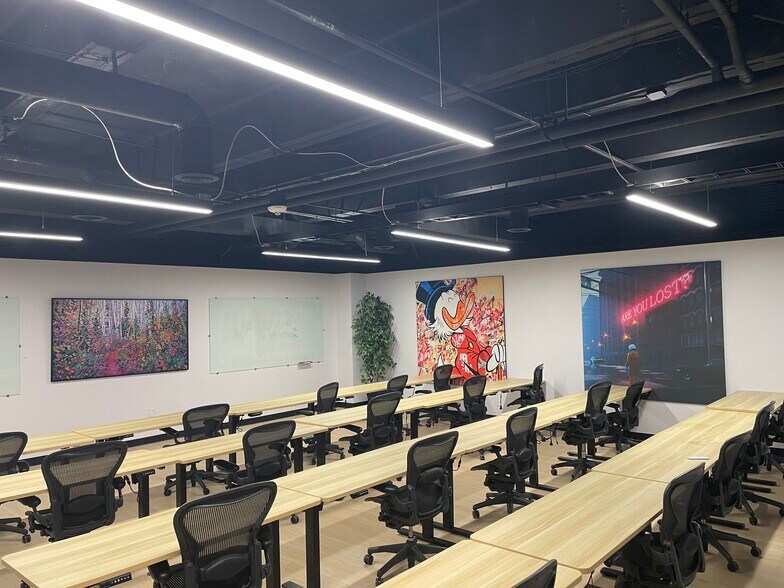 More Photos Of 200 E Van Buren St, Phoenix Office For Lease