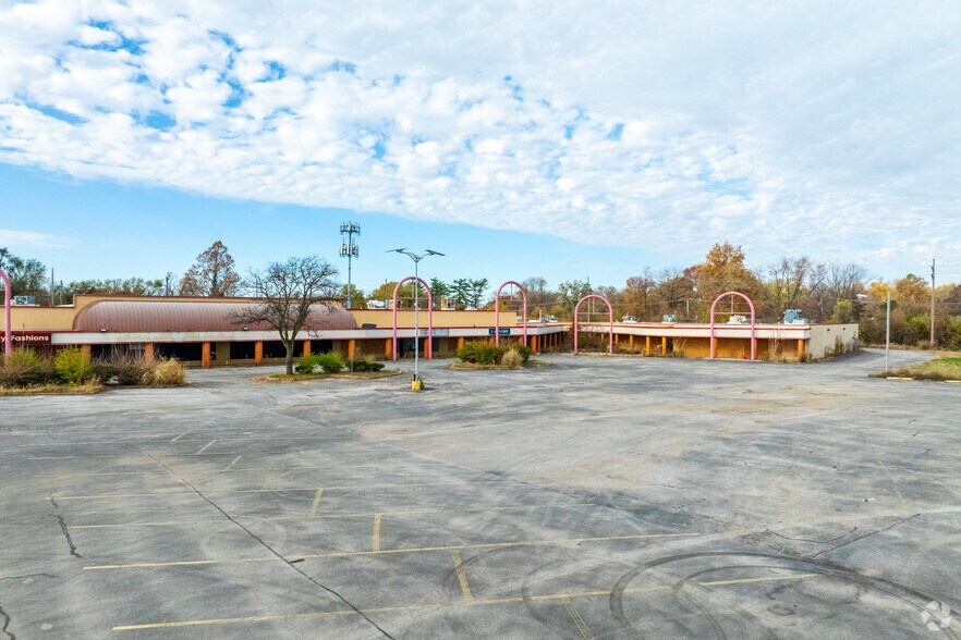 More Photos Of 1002-1100 Camp Jackson Rd, Cahokia General Retail For Sale