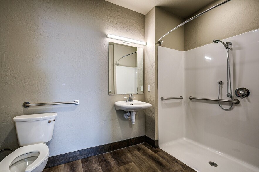 More Photos Of 115 E Lake St, Sandpoint Office Residential For Lease