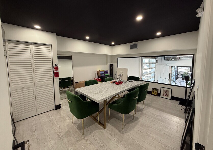 More Photos Of 401 NW 79th St, Miami Flex For Sale