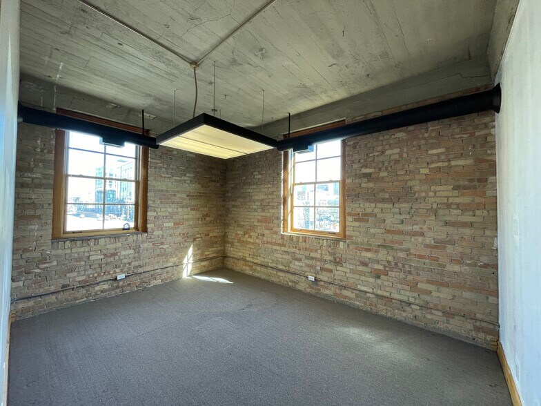 More Photos Of 307 W 200 S, Salt Lake City Office For Lease