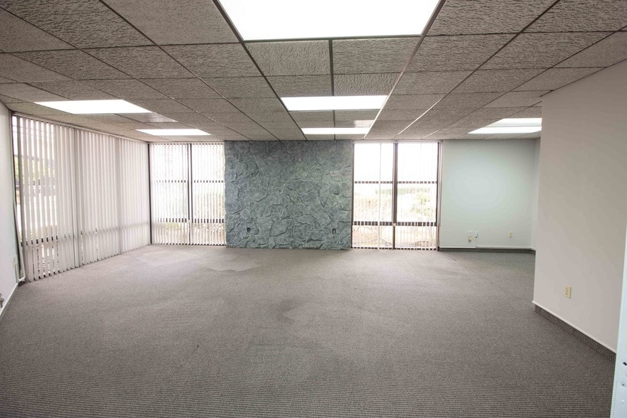 More Photos Of 3635 Afton Rd, San Diego Manufacturing For Lease