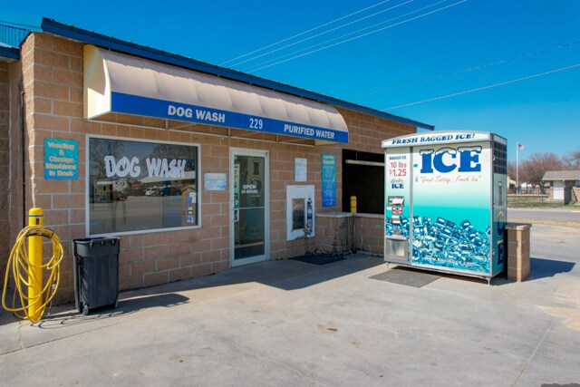 More Photos Of 223 Main, Newkirk Service For Sale