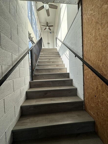 More Photos Of 10066 San Fernando Rd, Pacoima Specialty For Lease