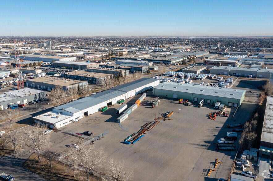 More Photos Of 2719 3 Av NE, Calgary Manufacturing For Lease