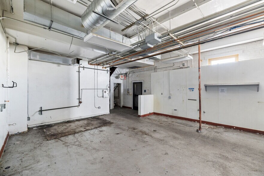 More Photos Of 112 Pacific St, Roseville Apartments For Lease