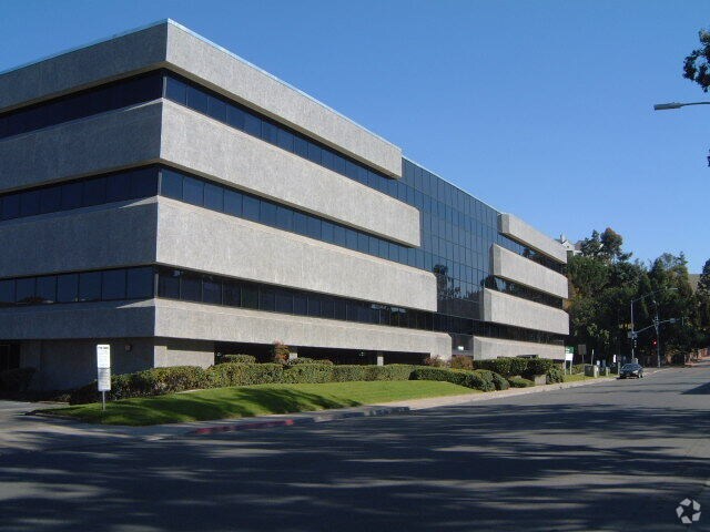 More Photos Of 9988 Hibert St, San Diego Office For Lease