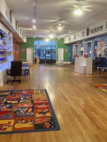 More Photos Of 4746 S Ashland Ave, Chicago Daycare Center For Sale