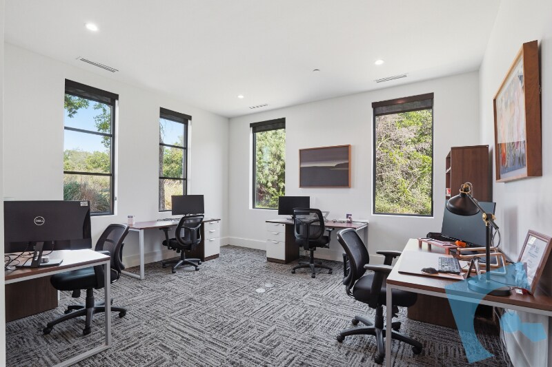 More Photos Of 860 S Village Center Dr, Southlake Office For Lease
