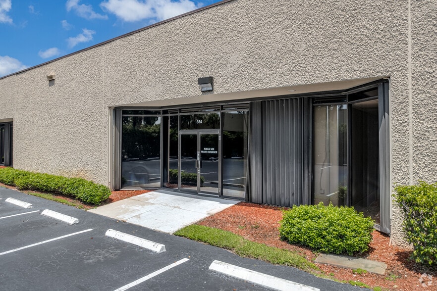 More Photos Of 350-356 SW 12th Ave, Deerfield Beach Showroom For Lease