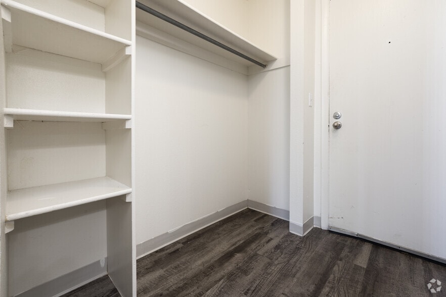 More Photos Of 2025 Jerry Murphy Rd, Pueblo Apartments For Sale