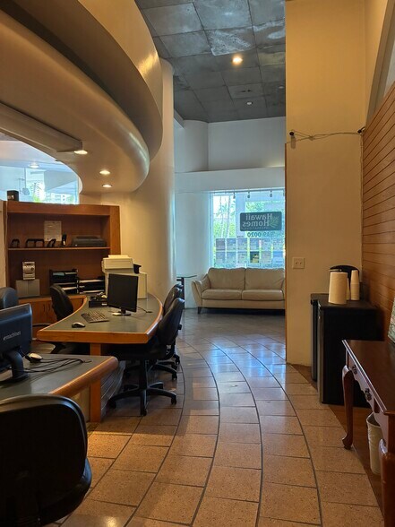 More Photos Of 1920 Ala Moana Blvd, Honolulu Hotel For Lease