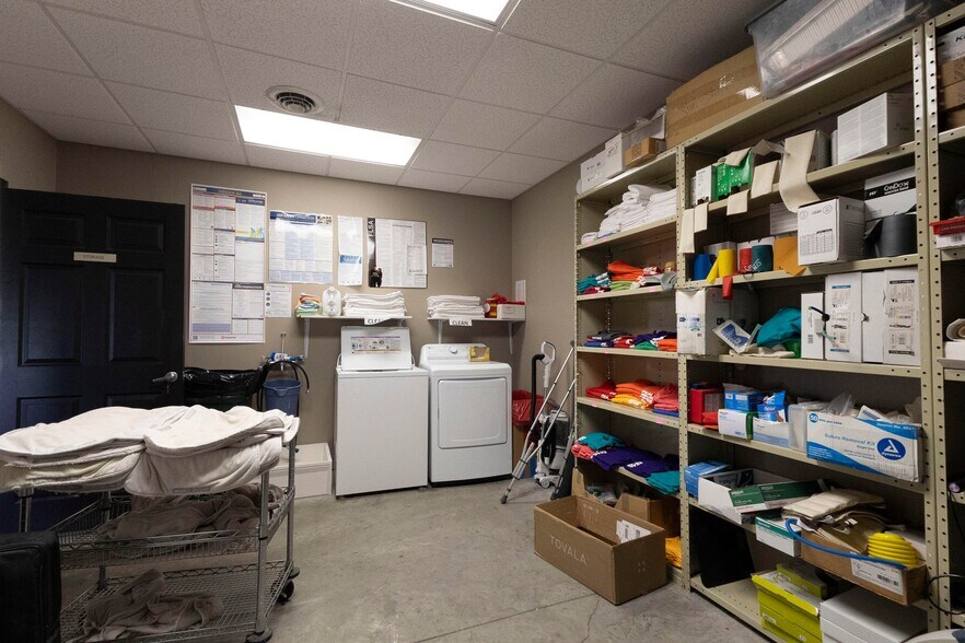 More Photos Of 2100 Silva Ln, Moberly Office For Sale