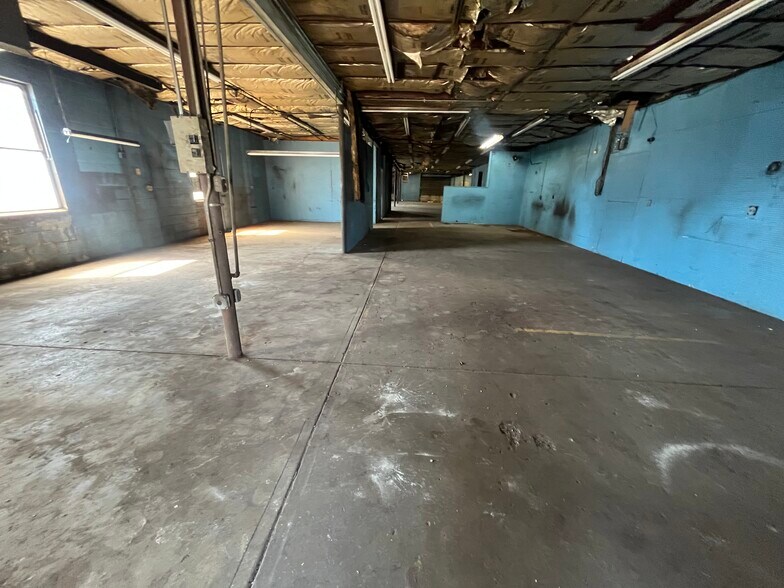 More Photos Of 124 N 2nd St, Terre Haute Warehouse For Sale