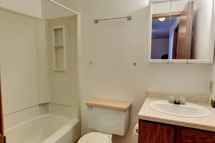 More Photos Of 2910-3002 17th Ave W, Williston Apartments For Sale