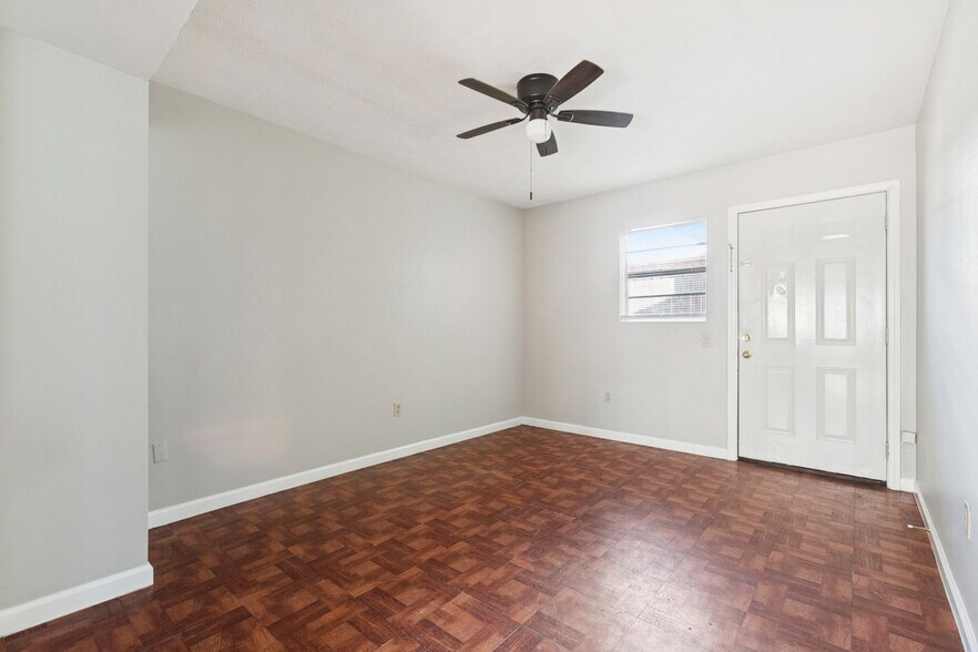 More Photos Of 2222 Florida Ave, Kenner Apartments For Sale