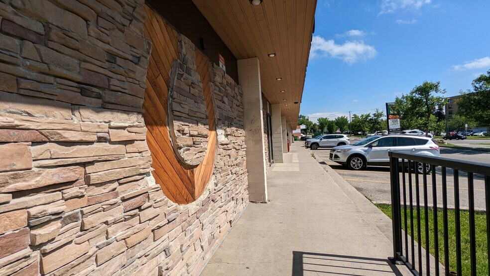 More Photos Of 4105 4 St NW, Calgary Restaurant For Lease