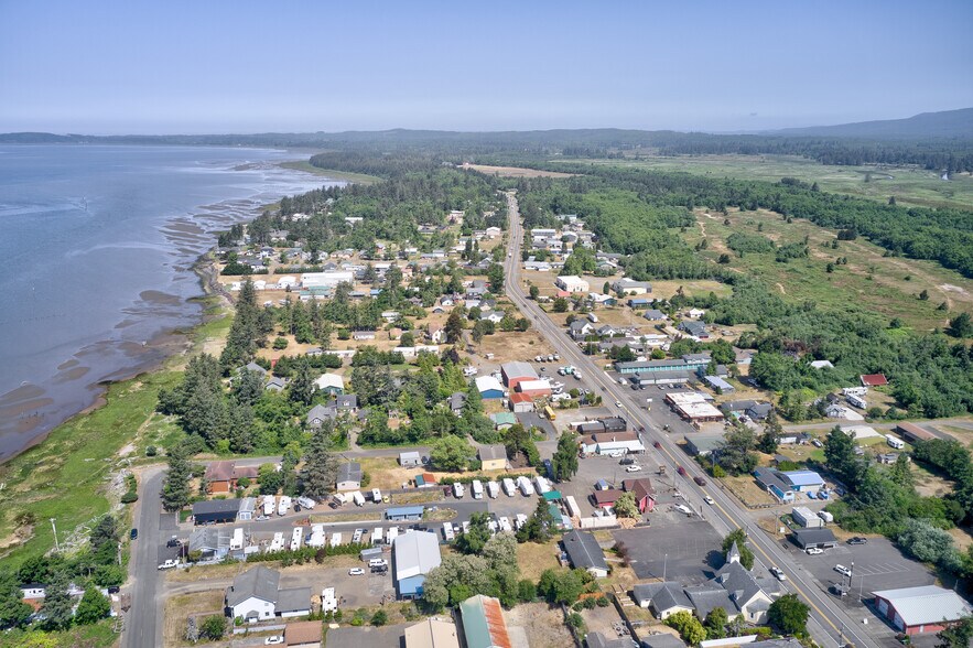 More Photos Of 780-782 US 101, Chinook Restaurant For Sale