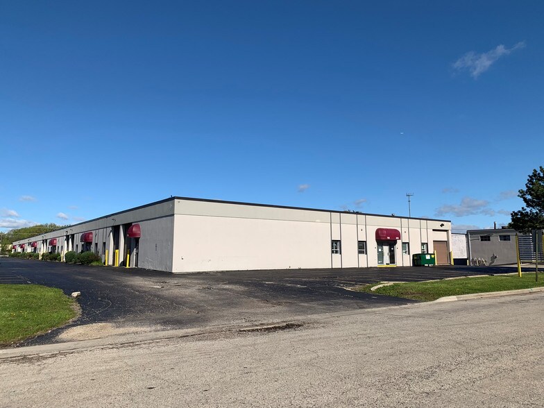 More Photos Of 750-820 Birginal Dr, Bensenville Warehouse For Lease