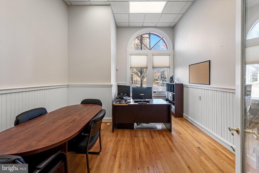 More Photos Of 37-45 E Boscawen St, Winchester Office For Sale
