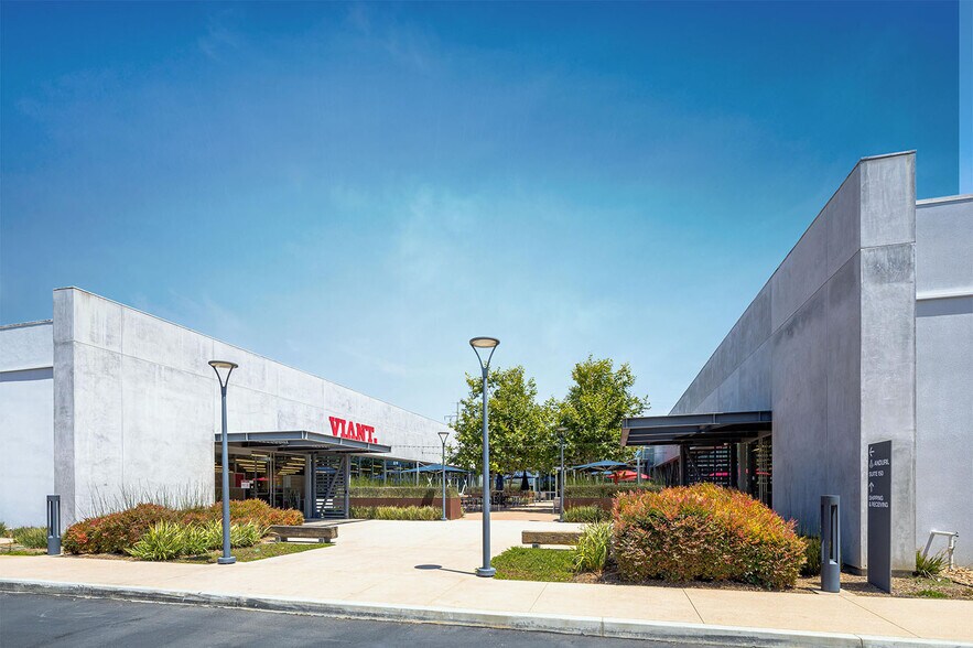 More Photos Of 2722 Michelson Dr, Irvine Office For Sale