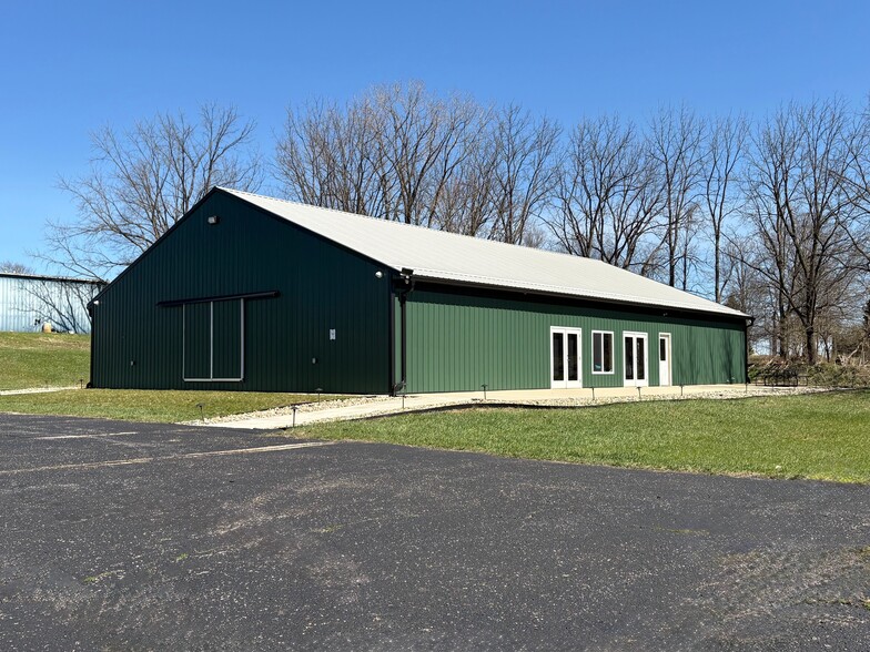 Primary Photo Of 988 State st, Cassopolis Specialty For Lease