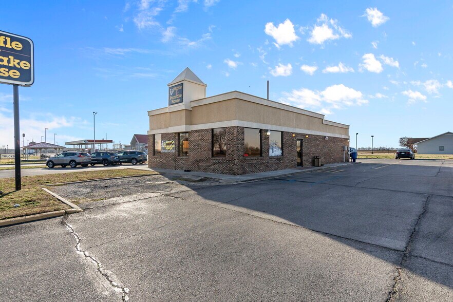 More Photos Of 11 Truman St, Charleston Restaurant For Sale