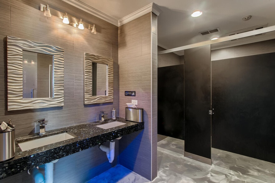 More Photos Of 312 W Main St, St Charles Restaurant For Sale