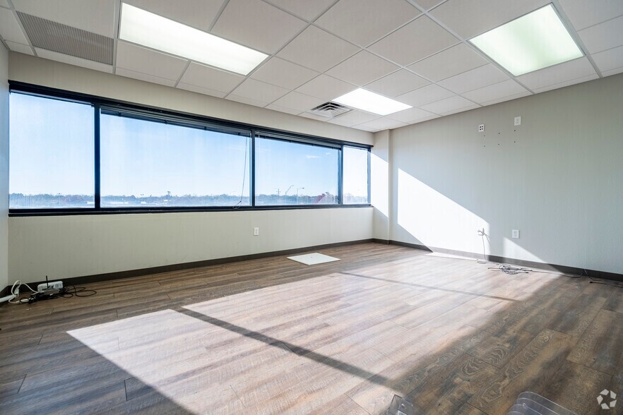 More Photos Of 2424 50th St, Lubbock Medical For Sale