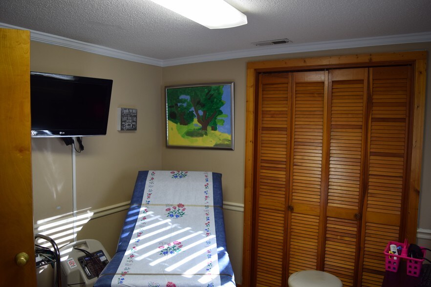 More Photos Of 1007 Carthage St, Sanford Medical For Lease