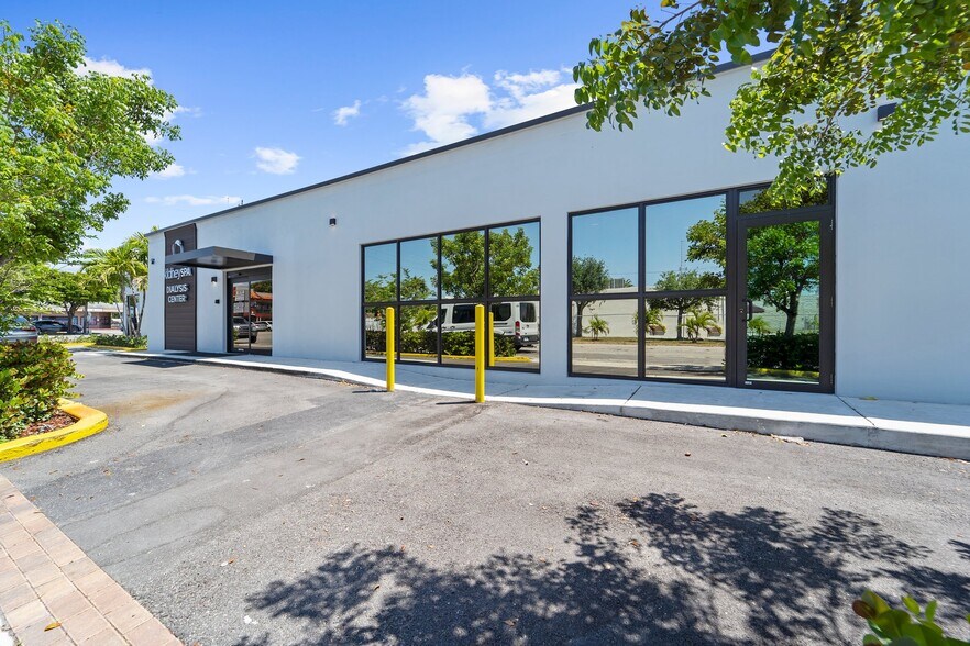 More Photos Of 4298 Palm Ave, Hialeah Freestanding For Sale