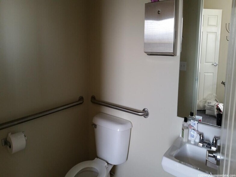 More Photos Of 411-423 N Orem Blvd, Orem Medical For Lease