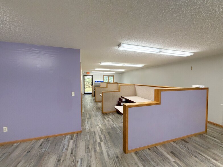 More Photos Of 14387 Edgewood Dr, Baxter Office For Lease