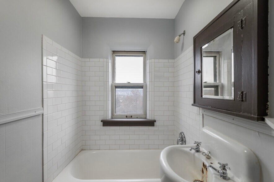 More Photos Of 487 Grand Ave, Saint Paul Apartments For Sale