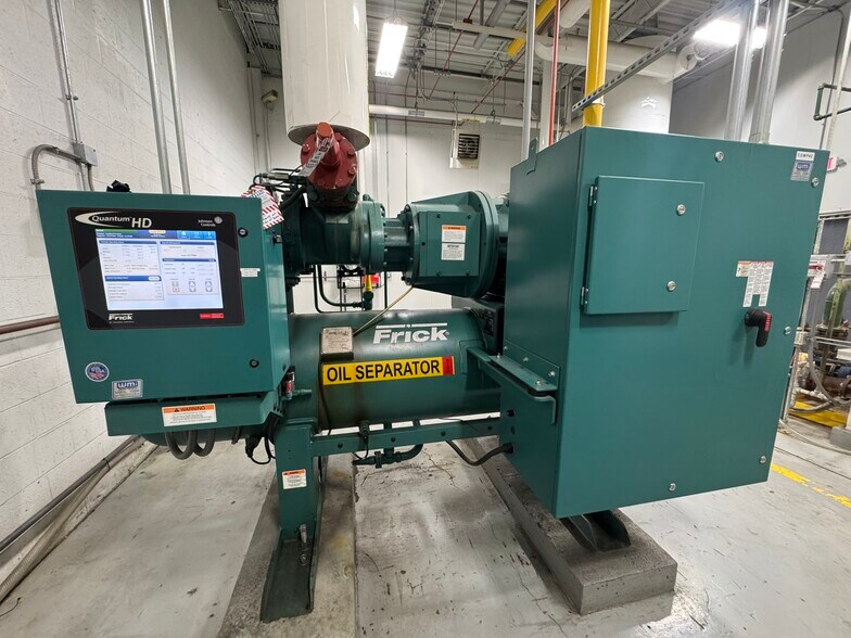 More Photos Of 220 W Ewing Ave, South Bend Refrigeration Cold Storage For Lease