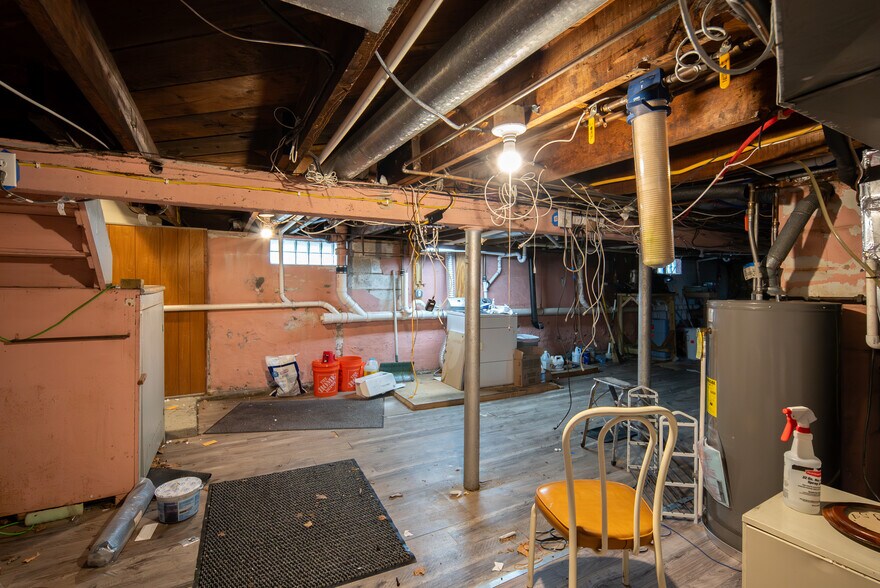 More Photos Of 1221 Altamont Ave, Schenectady Office For Sale