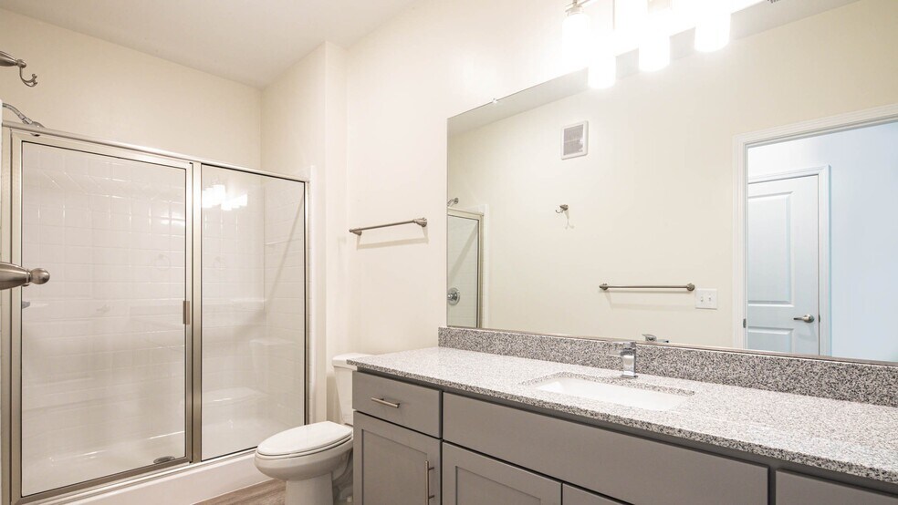 More Photos Of 5401 Commonwealth Centre Pky, Midlothian Apartments For Sale