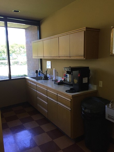 More Photos Of 15 Corporate Park, Irvine Medical For Lease