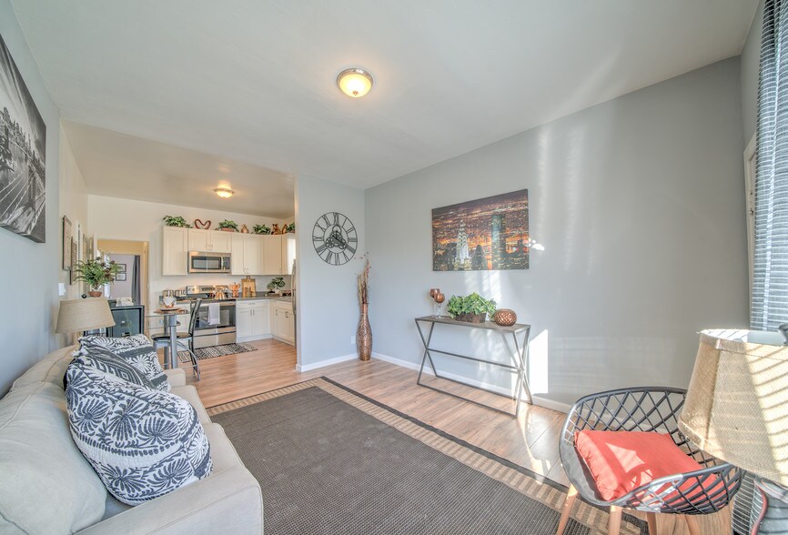 More Photos Of 1049 43rd St, Emeryville Apartments For Sale