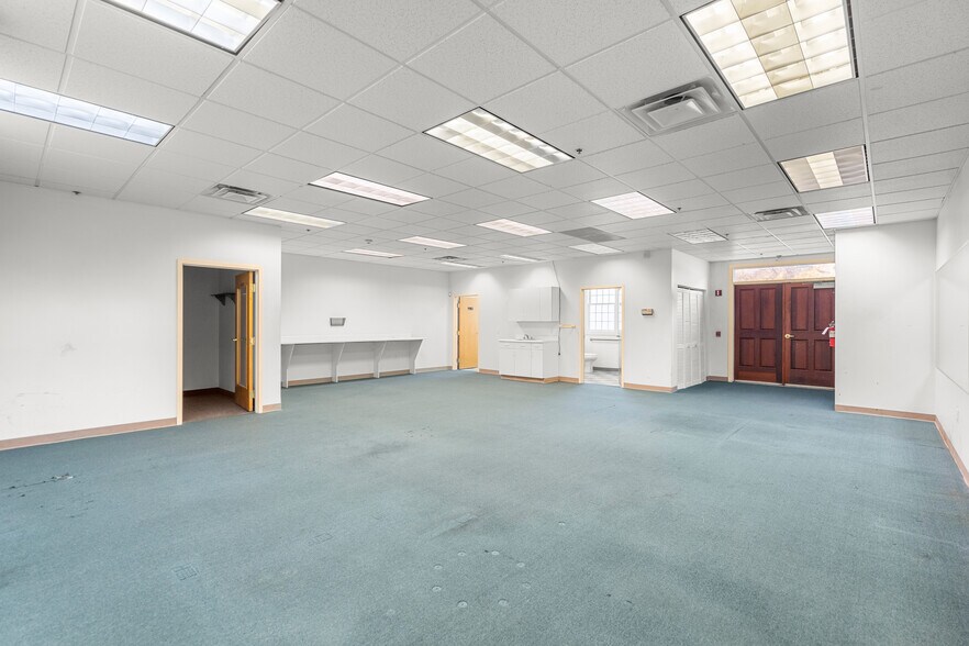 More Photos Of 256 Georgetown Rd, Boxford Unknown For Sale