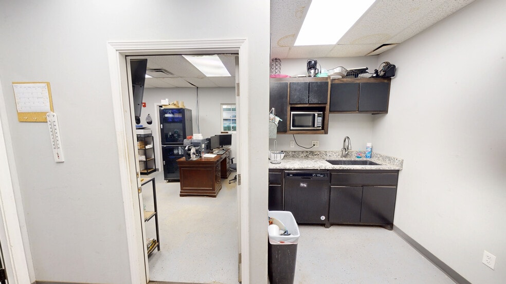 More Photos Of 12770 County Road 3580, Ada Sports And Entertainment For Sale