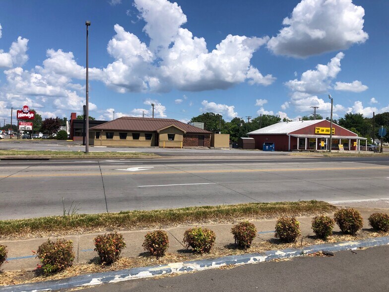 More Photos Of 408 N 12th St, Murray Freestanding For Sale