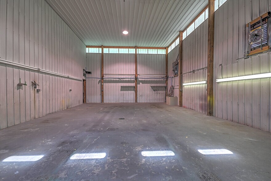 More Photos Of 3930 E Stone Dr, Kingsport Warehouse For Sale