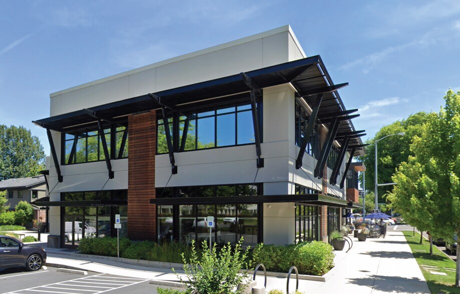 More Photos Of 1400 Valley River Dr, Eugene Medical For Lease