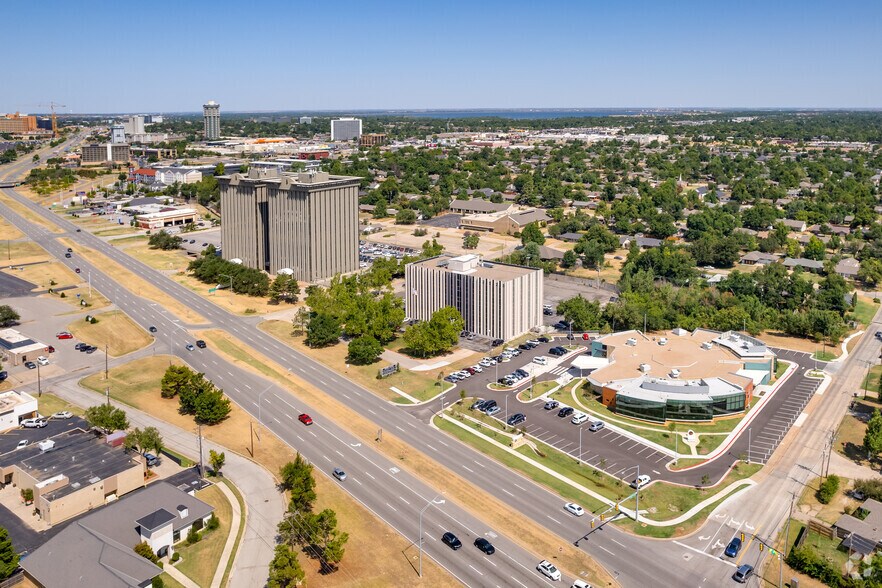 More Photos Of 2525 NW Expressway St, Oklahoma City Office For Lease