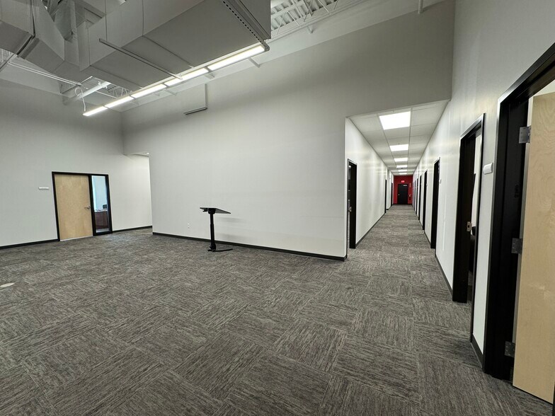 More Photos Of 3701 Main St, Elkhart Industrial For Lease
